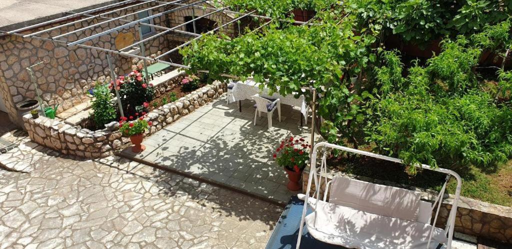 Apartments Roses Dobrinj Exterior foto