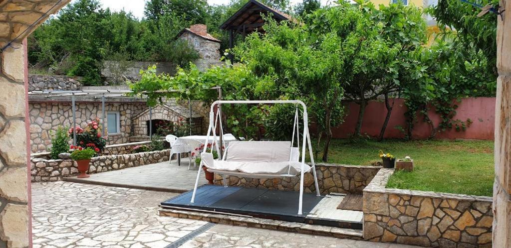 Apartments Roses Dobrinj Exterior foto