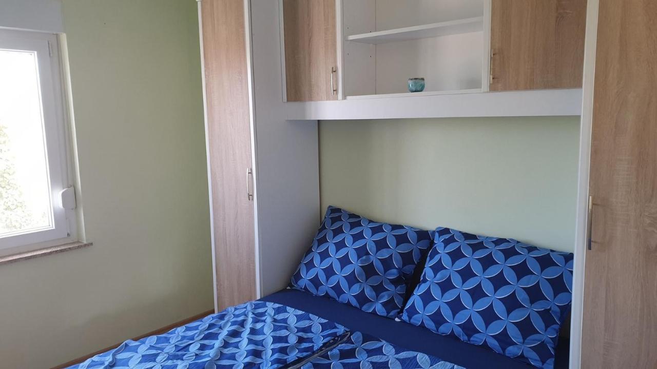 Apartments Roses Dobrinj Exterior foto